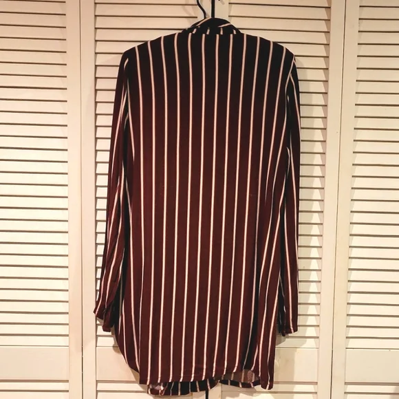 Reformation casual blazer, size 6, striped with pockets - Picture 5 of 11